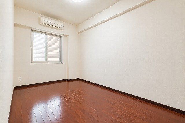 Top Floor 2LDK Apartment for Sale in Miyakojima, Osaka - Thumbnail 4