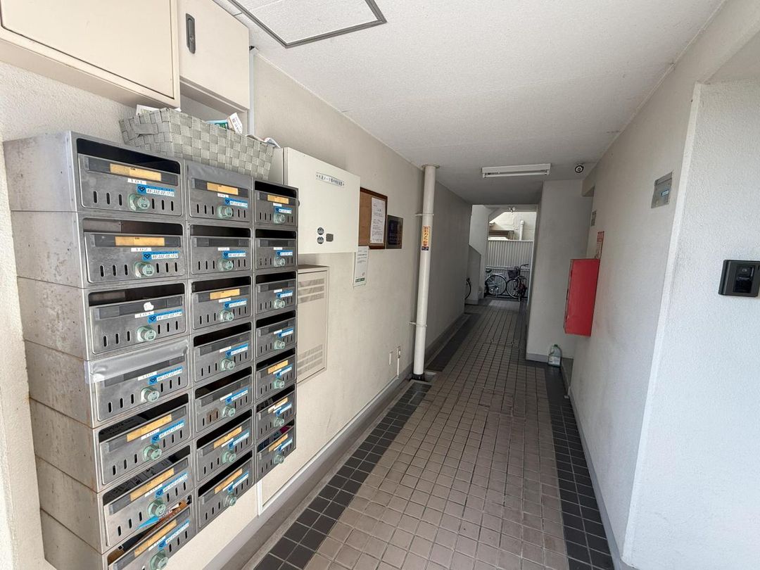 1R Apartment for Rent in Kishiwada, Osaka - Near Izumiomiya Station - Thumbnail 4