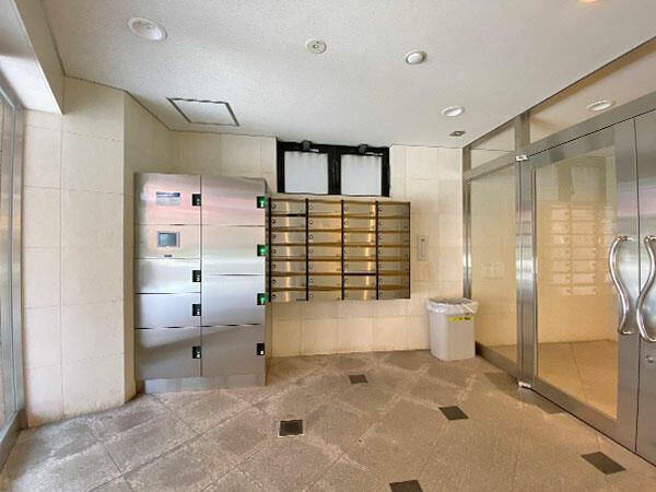 Corner 1K Investment Condo for Sale in Osaka Kita Ward - Thumbnail 3