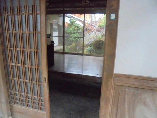 Residential Land with House in Kikuma, Imabari - 1 Million Yen - Thumbnail 4