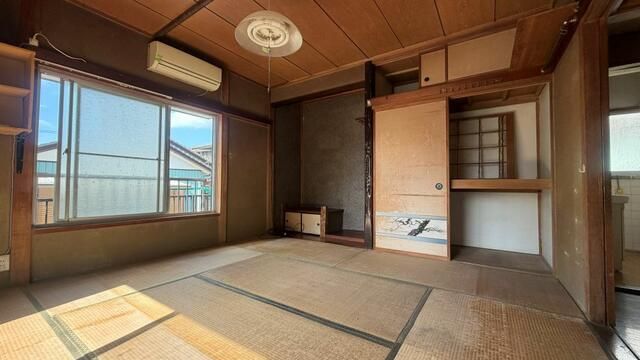 4DK Traditional House for Sale in Tōshō, Chiba with Garden - Thumbnail 3