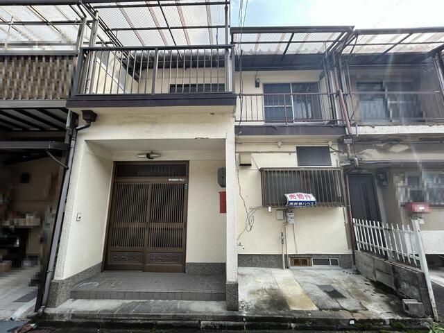 Two-Unit Terrace House for Sale in Takatsuki, Osaka - Image 1