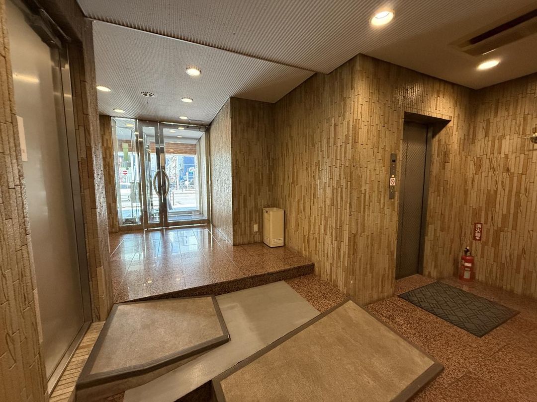 1SLDK Apartment for Sale in Mita, Minato, Tokyo with 2024 Renovation - Thumbnail 4