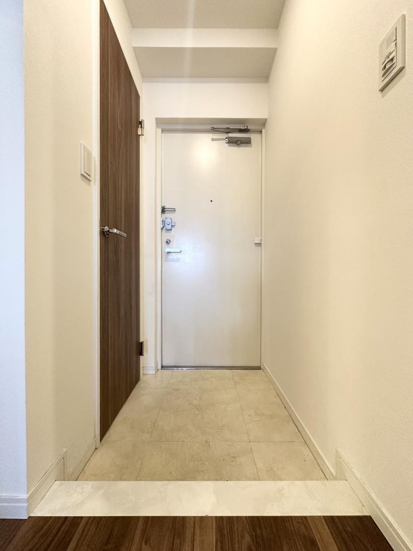 1SLDK Apartment for Sale in Mita, Minato, Tokyo with 2024 Renovation - Thumbnail 3