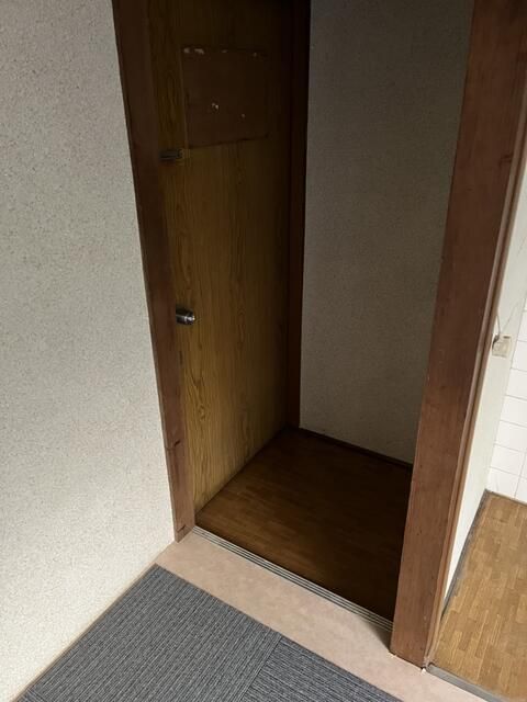 Affordable 1R Apartment near Sawanomachi Station, Osaka - Thumbnail 2