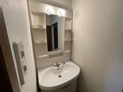 3LDK Apartment for Sale in Kitakyushu's Tobata Ward - Thumbnail 4