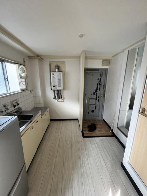 1DK Apartment for Rent in Higashiosaka, Osaka - No Key Money - Thumbnail 3