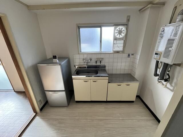 1DK Apartment for Rent in Higashiosaka, Osaka - No Key Money - Thumbnail 4