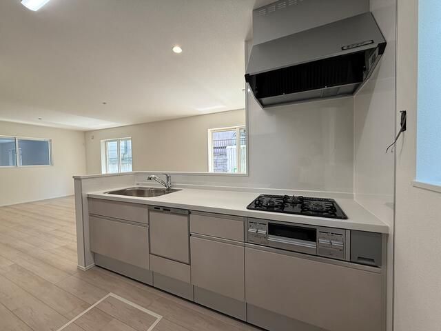 New 4LDK House for Sale in Yokosuka, Kanagawa - Thumbnail 4