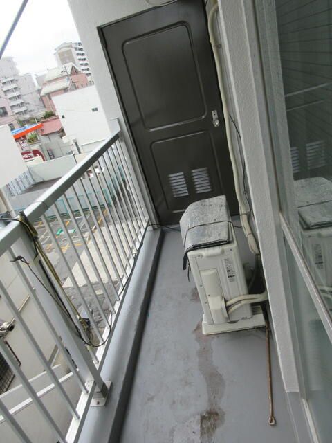 2K Apartment for Sale in Edogawa, Tokyo | Top Floor, Renovated - Thumbnail 4