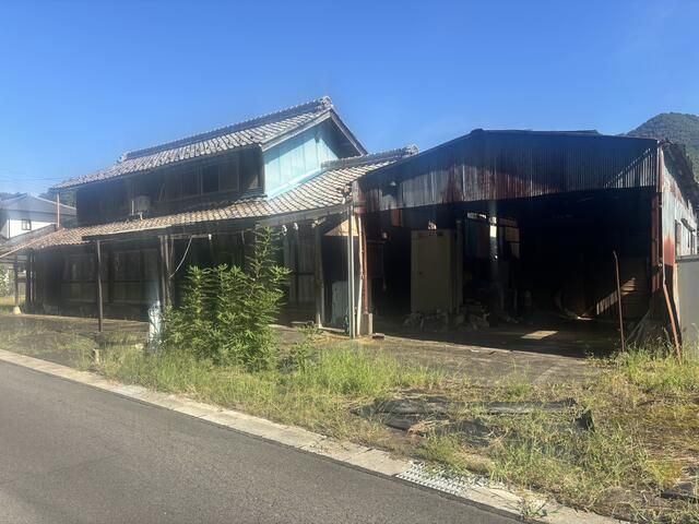 Warehouse-Attached 8DK House for Sale in Mino City, Gifu - Thumbnail 2