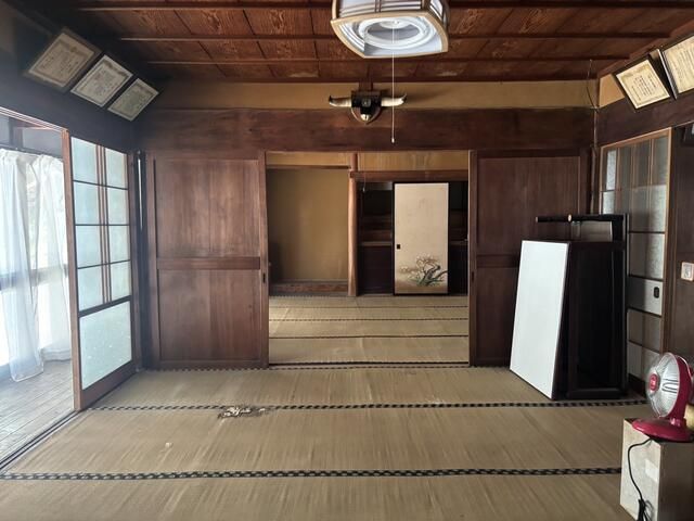 Warehouse-Attached 8DK House for Sale in Mino City, Gifu - Thumbnail 3