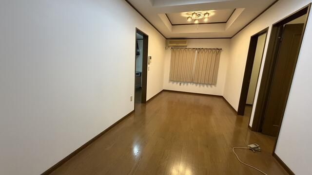 5LDK House for Sale in Nagoya's Tempaku Ward with Dual Kitchens - Thumbnail 4