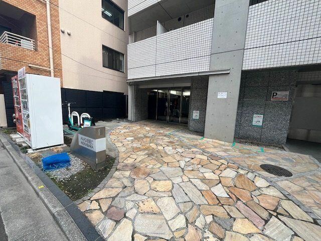 1LDK Investment Apartment in Chiyoda, Tokyo | 2008 Build - Thumbnail 3