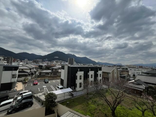 4LDK Apartment for Sale in Kitakyushu, Fukuoka - 74 sqm - Thumbnail 2
