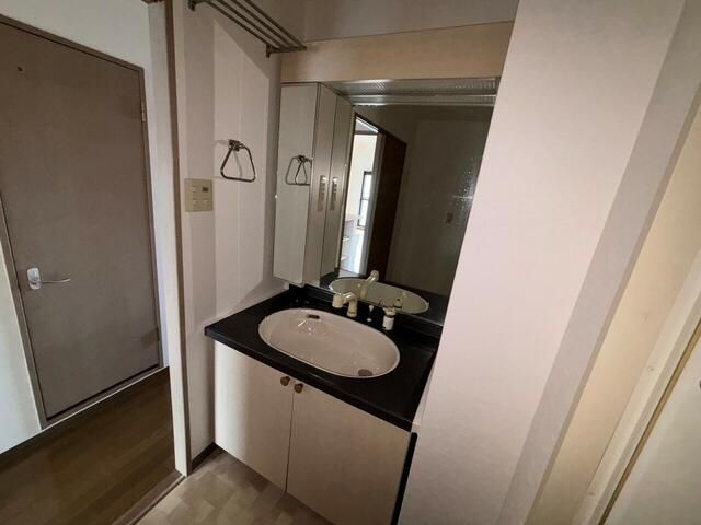 Renovated 3LDK Apartment for Sale in Izumi City, Osaka - Thumbnail 4