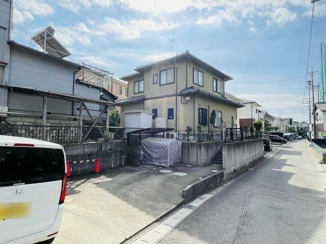 Ichijo Komuten 6LDK House with 4-Car Parking in Fuso, Aichi - Thumbnail 4