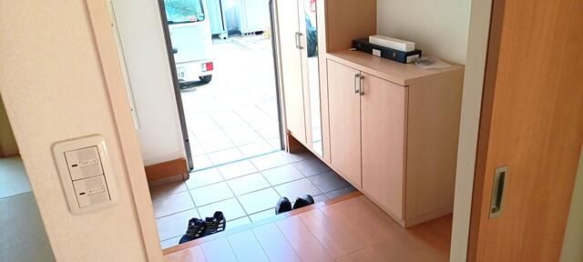 2010 4LDK House for Sale in Kumatori, Osaka with Solar Power - Thumbnail 3