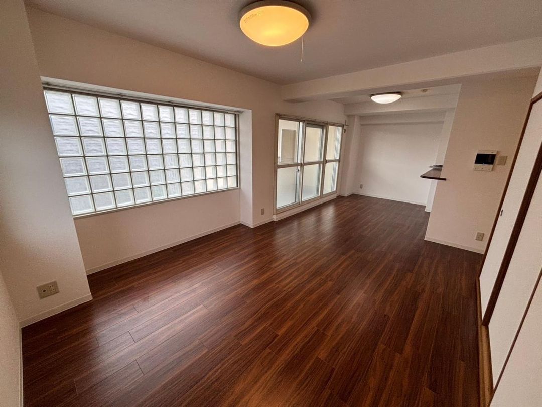 Renovated 3LDK Apartment in Tondabayashi, Osaka - 980万 Yen - Thumbnail 2