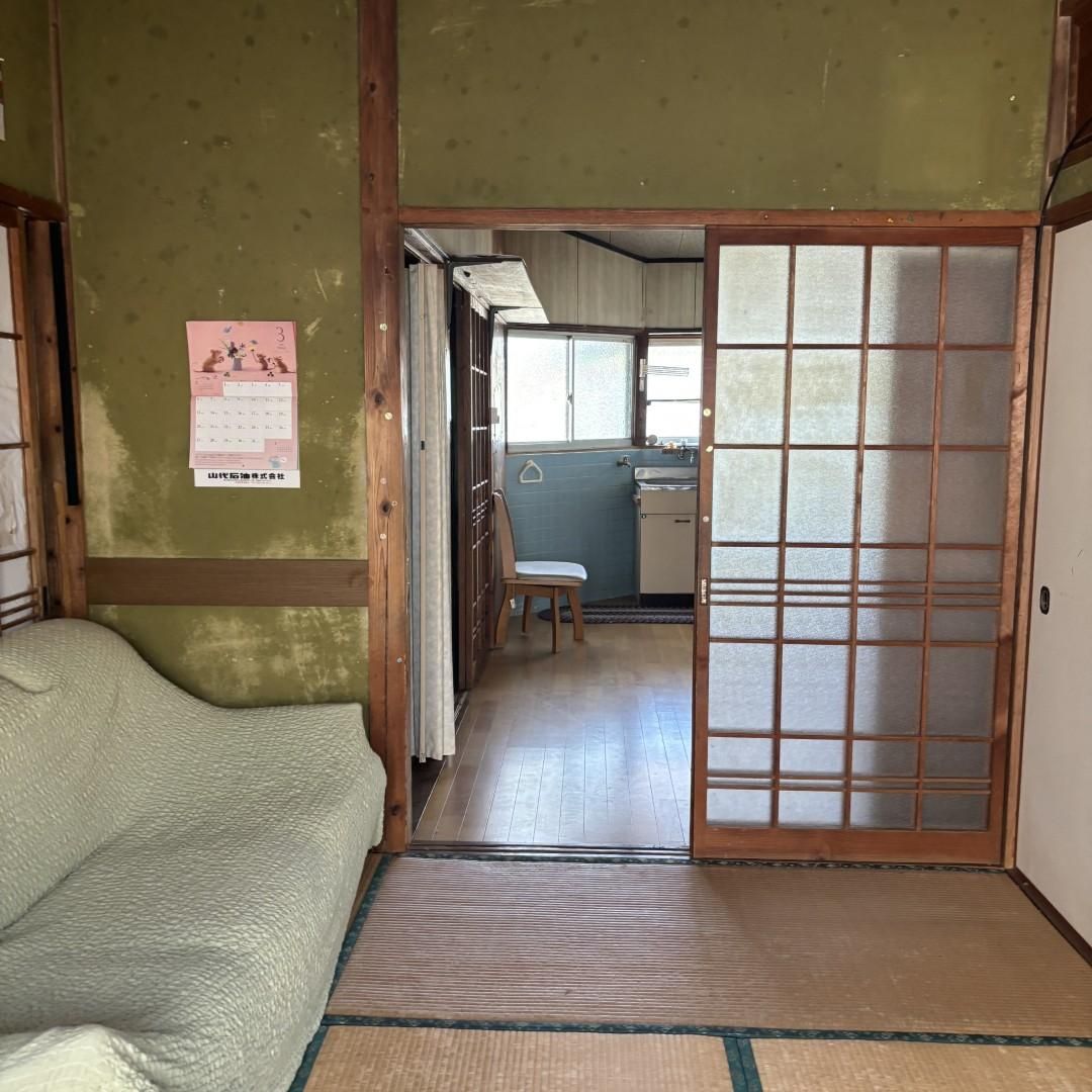 3DK Detached House for Sale in Imari, Saga - 1,000,000 Yen - Thumbnail 3