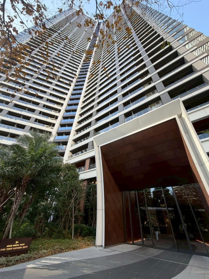 2LDK Apartment in Park Tower Kachidoki South, Tokyo - Thumbnail 2