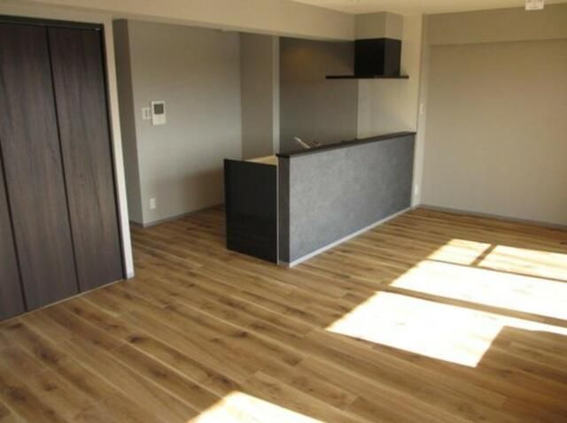 Renovated 2LDK Apartment for Sale in Fukui City - Thumbnail 4