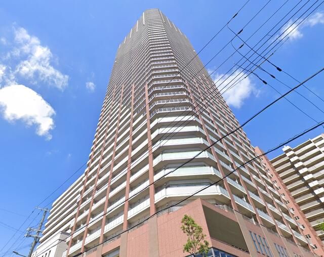 2LDK Apartment in Awaza Rise Towers Black, Osaka Nishi Ward - Thumbnail 2