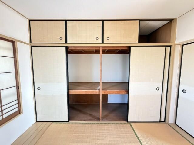2LDK Top Floor Apartment in Matsudo with Unobstructed Views - Thumbnail 3