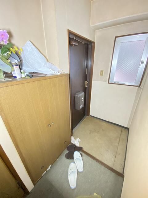 3LDK Apartment for Sale in Wakayama City with Castle View - Thumbnail 2
