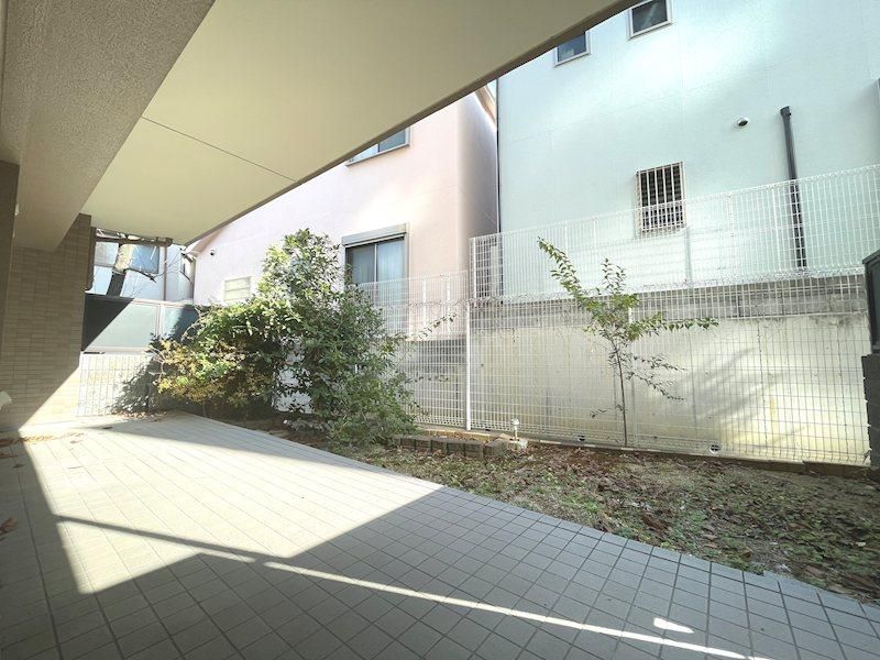 Renovated 4LDK Apartment with Private Garden in Hirakata, Osaka - Thumbnail 2