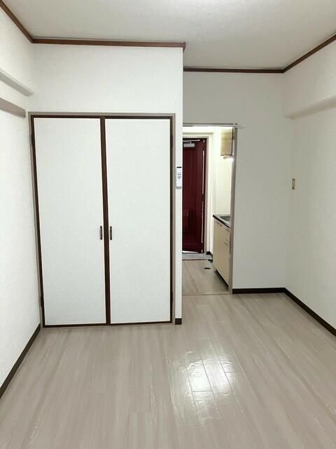 Renovated 1K Apartment for Rent in Hirakata, Osaka - No Deposit - Thumbnail 4