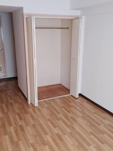 1R Apartment for Rent in Habikino, Osaka - 35,000 Yen - Thumbnail 2
