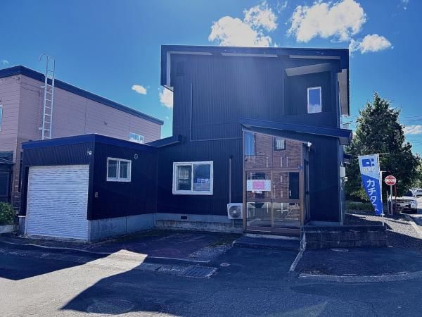 Renovated 4LDK House in Iwamizawa, Hokkaido | Quiet Corner Lot - Thumbnail 2
