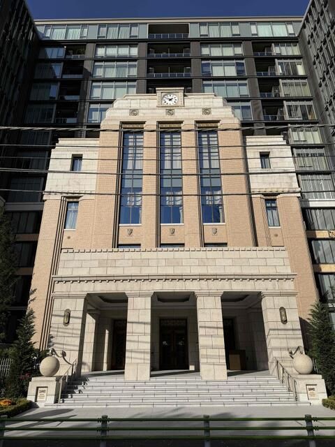 2SLDK Apartment in Mita Garden Hills, Minato, Tokyo - Thumbnail 2