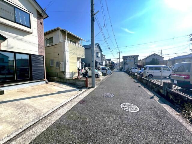 4LDK Detached House with Dual-Aspect Light in Izumiotsu, Osaka - Thumbnail 3