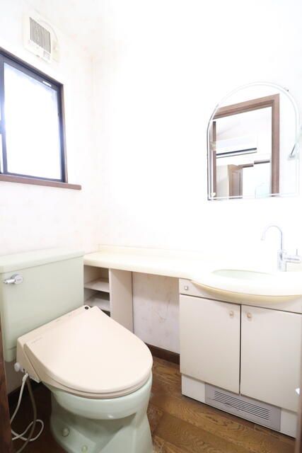 6SLDK House with Underground Garage in Yokohama's Konan Ward - Thumbnail 4