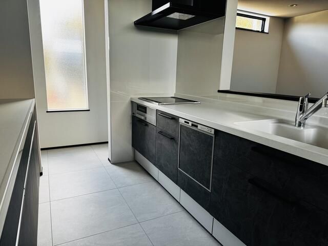 New 3LDK House with Built-in Garage in Takamatsu, Kagawa - Thumbnail 4