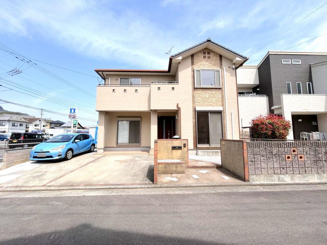 4LDK Used Detached House in Takamatsu, Kagawa - 106.41 sqm - Thumbnail 2