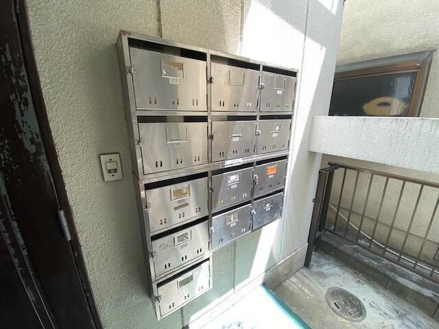 1K Apartment for Rent in Shijonawate, Osaka - 25,000 Yen - Thumbnail 2
