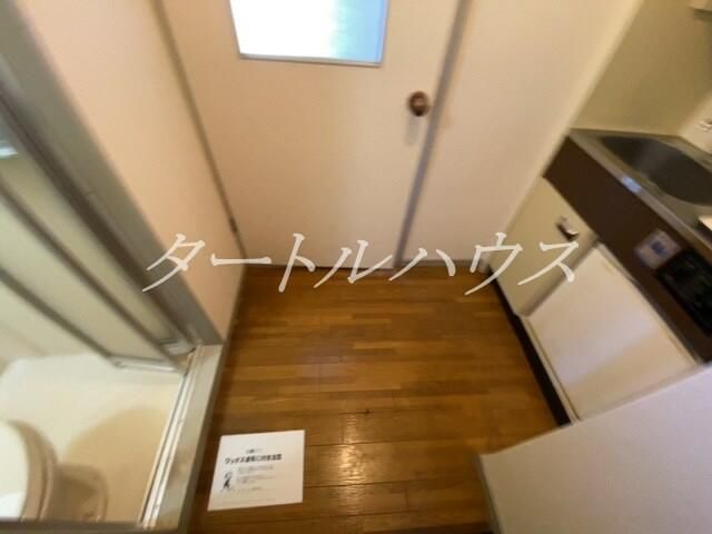 1K Apartment for Rent in Shijonawate, Osaka - 25,000 Yen - Thumbnail 4
