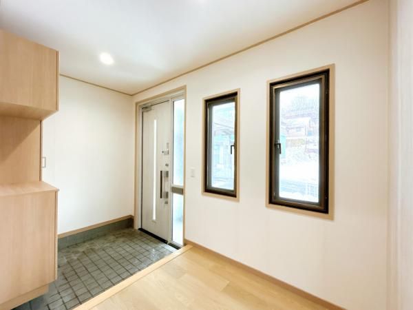 Renovated 4LDK House with Parking in Otaru, Hokkaido - Thumbnail 3