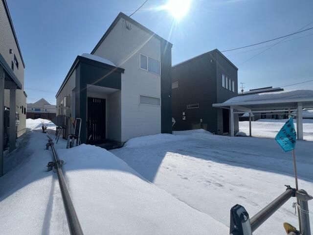 2015 Built 3LDK House in Ebetsu, Hokkaido with 2 Parking - Image 1