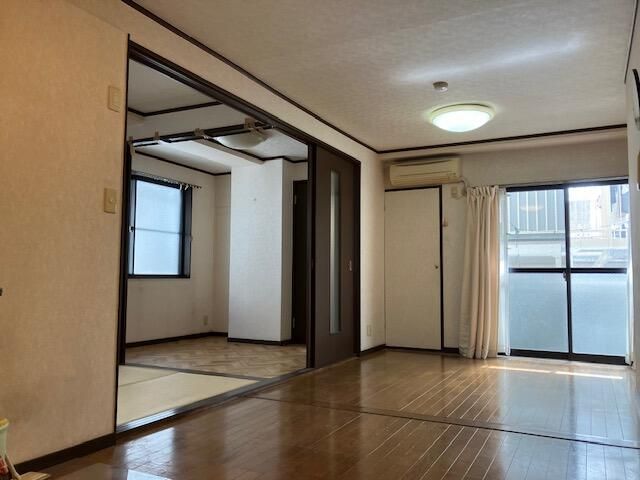 2LDK Apartment for Sale in Adachi, Tokyo - 47.27 sqm - Thumbnail 2