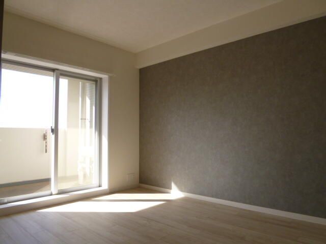 Renovated 3LDK Apartment in Tokyo River Port, Ota Ward - Thumbnail 4