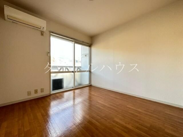 1K Apartment for Rent in Daito City, Osaka - 30,000 Yen - Thumbnail 4
