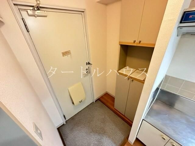 1K Apartment for Rent in Daito City, Osaka - 30,000 Yen - Thumbnail 2