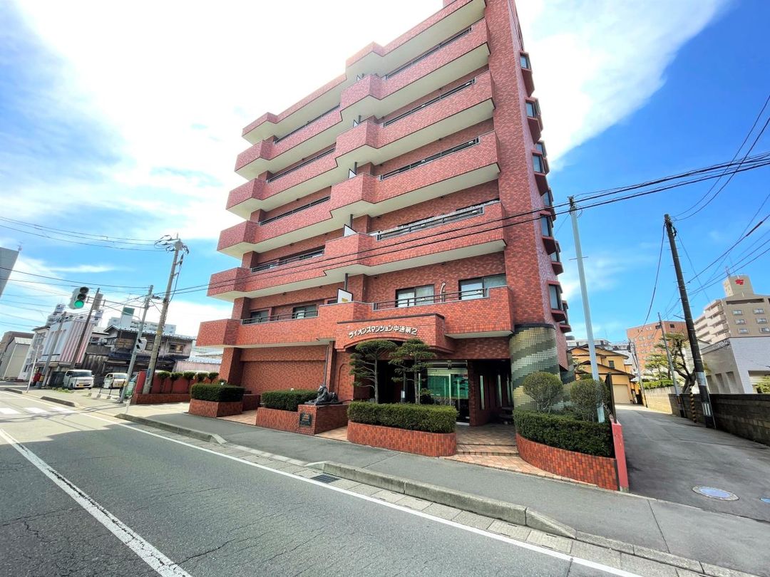 3DK Apartment for Sale in Central Akita City, Akita Prefecture - Image 1