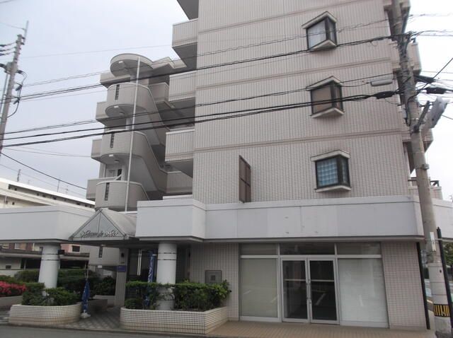 Maison de Mer 1R Apartment for Sale in Matsuyama, Ehime - Thumbnail 2