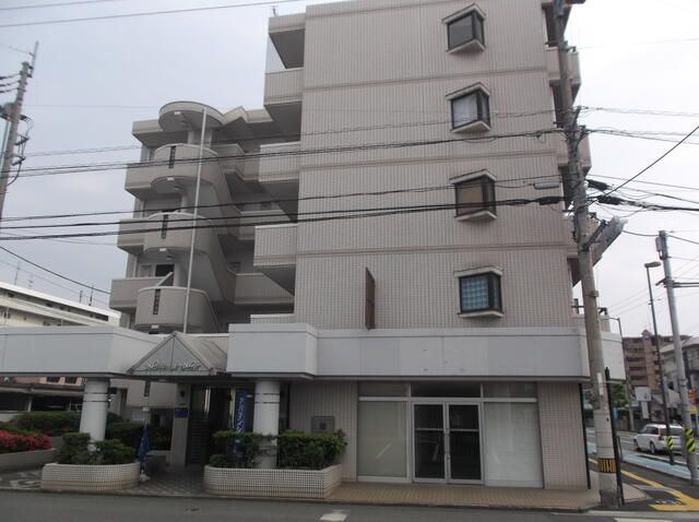 Maison de Mer 1R Apartment for Sale in Matsuyama, Ehime - Thumbnail 3
