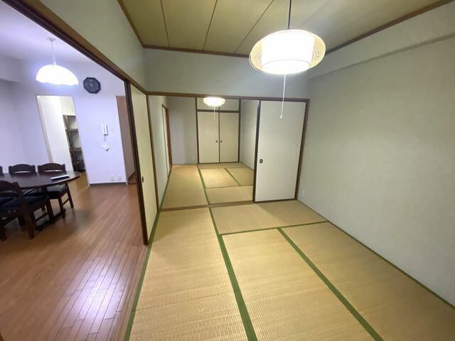 2LDK Apartment with Onsen in Toyoka's Kannabe Highlands - Thumbnail 4